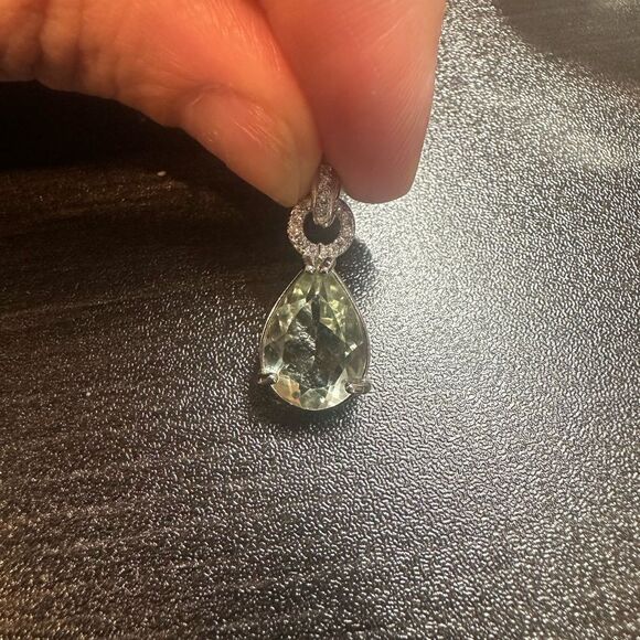 Green quartz/Praisiolite pear cut pendant in cz diamonds and .925 silver! - Picture 8 of 10